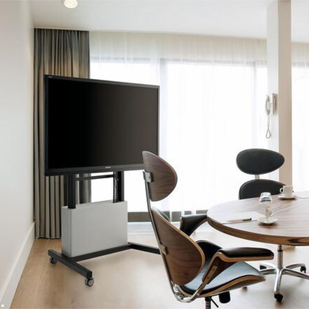 Vogels PFTE 7111 elektrisch höhenverstellbarer Display Wagen mit Schrank, Anwendungsbeispiel 