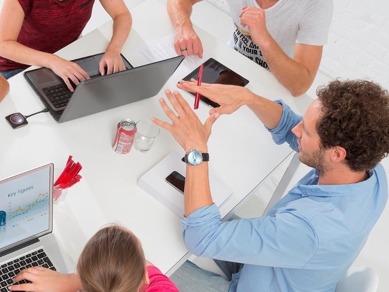 Barco Zubehör ClickShare Button und Ablage Set Anwendungsbeispiel