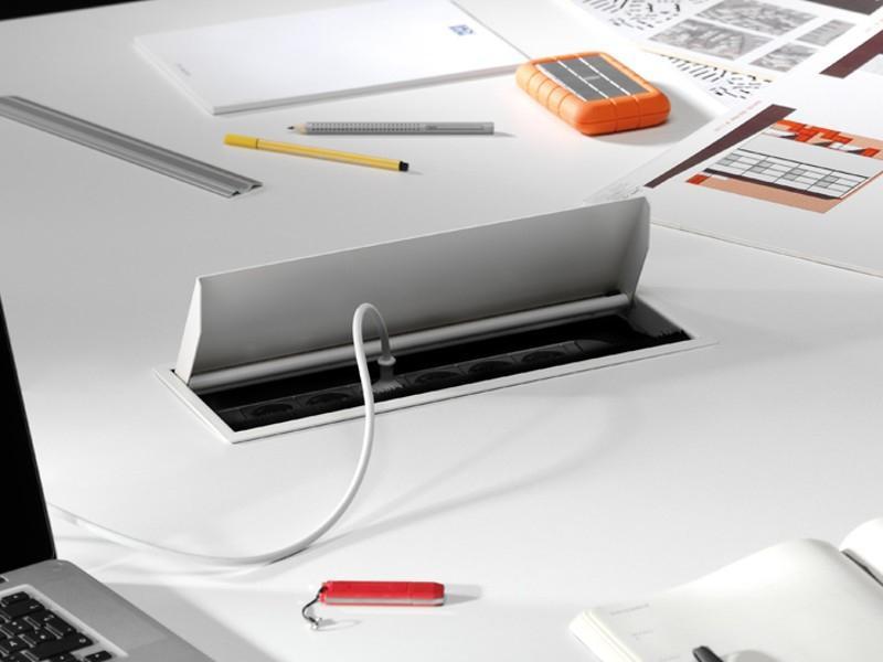 Bachmann CONI Modulträger, 1x Steckdose, 1 CM, 1 Doppel USB-A Charger (912.0167) Anwendung Büro