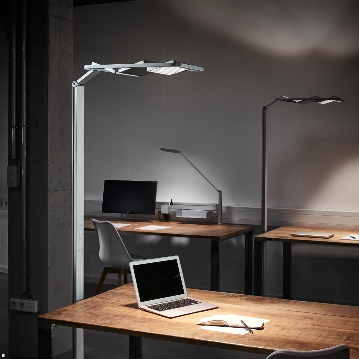 Novus Attenzia space active HCL BT LED Stehleuchte, silber (740+6199+001) mit Anwesenheitssensor